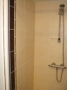 france holiday accommodation self catering Africa shower