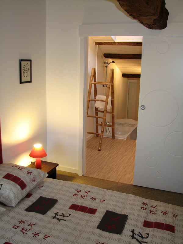 Chambre l’Asie avec accès à la salle de bain commune