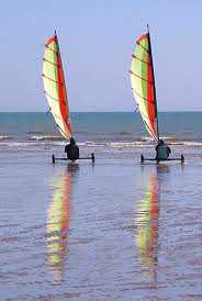 Location week end entre amis en Vendée: sortie en char à voile