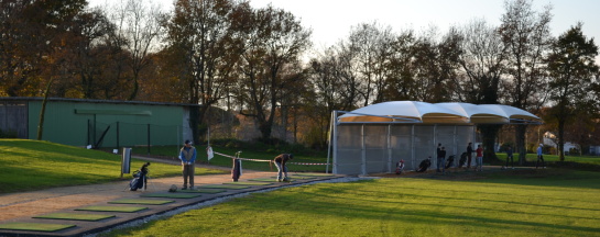 L'entraînement au golf La domangère à Nesmy